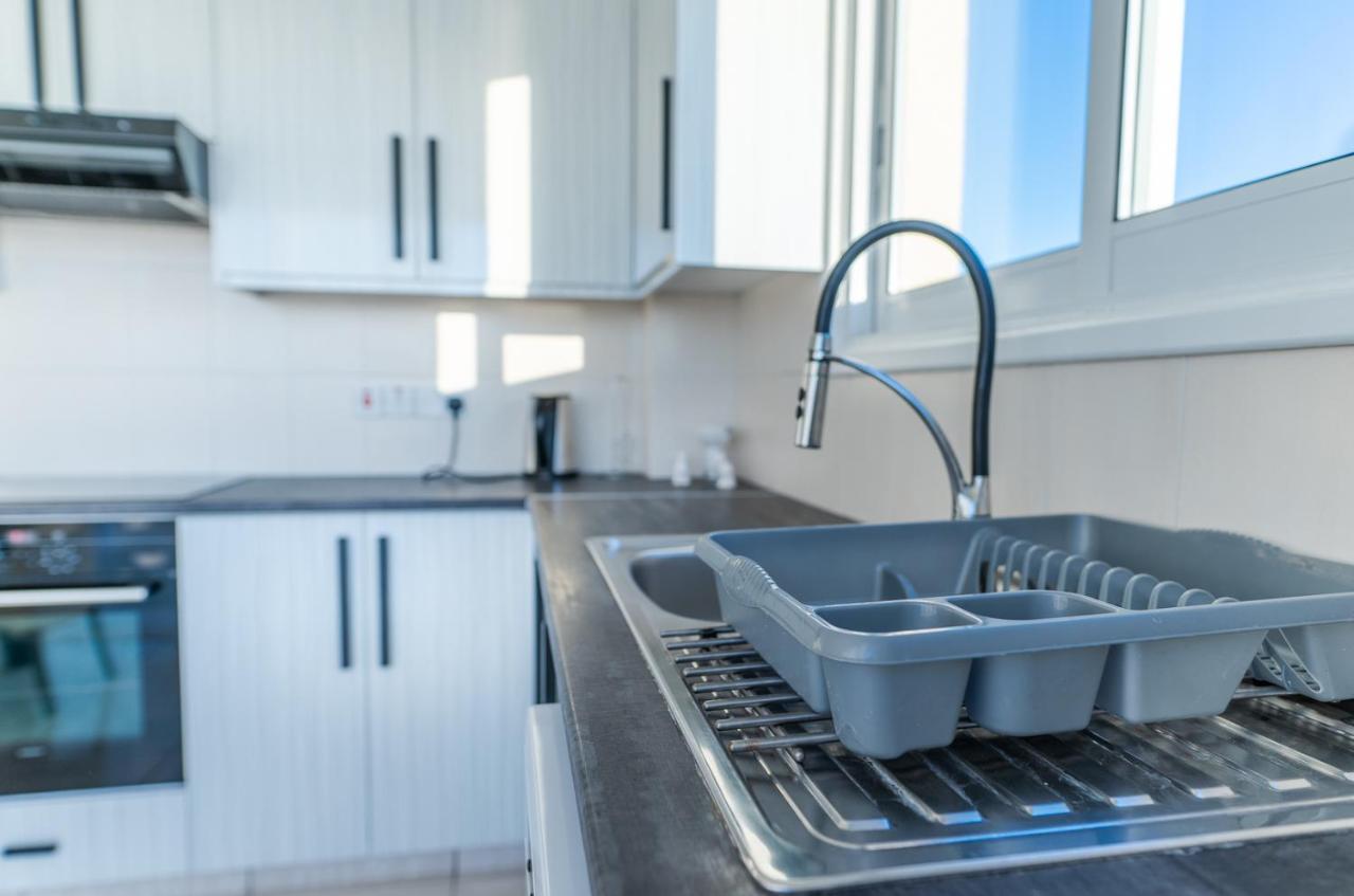 Makenzy Seaview Penthouse Apartment Larnaca Luaran gambar