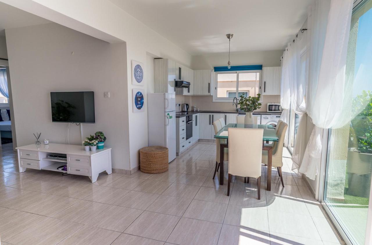 Makenzy Seaview Penthouse Apartment Larnaca Luaran gambar